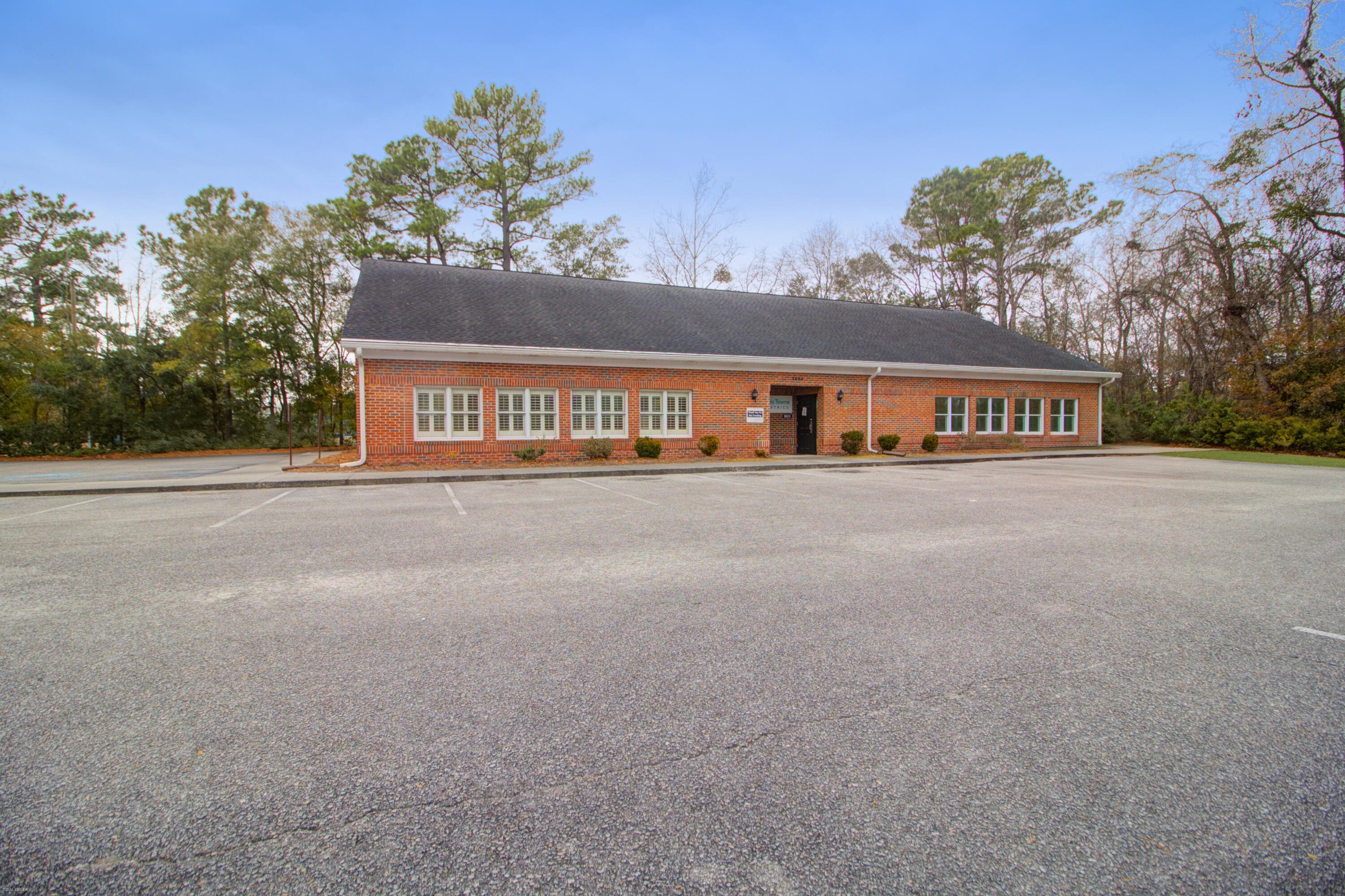3800 Faber Place Dr, North Charleston, SC 29405