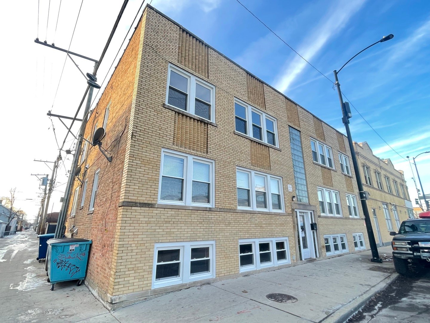 2748 N Austin Ave, Chicago, IL 60639