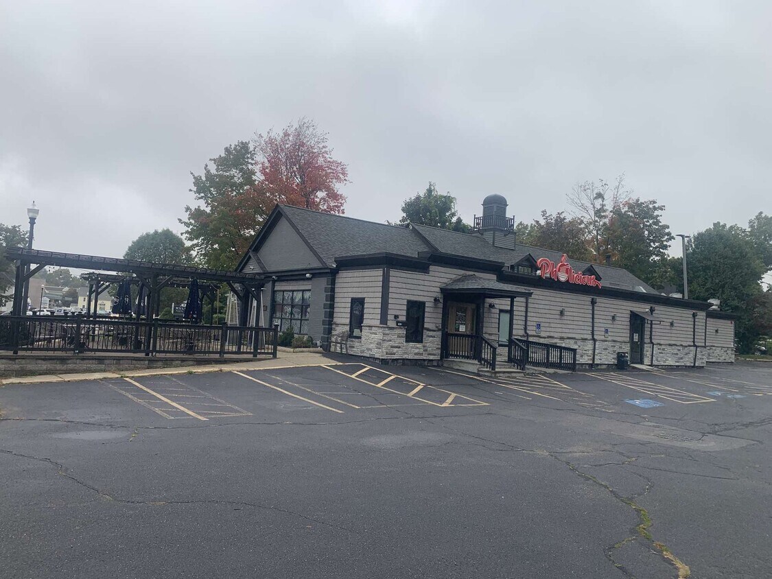 1062 Main St, Holden, MA 01520