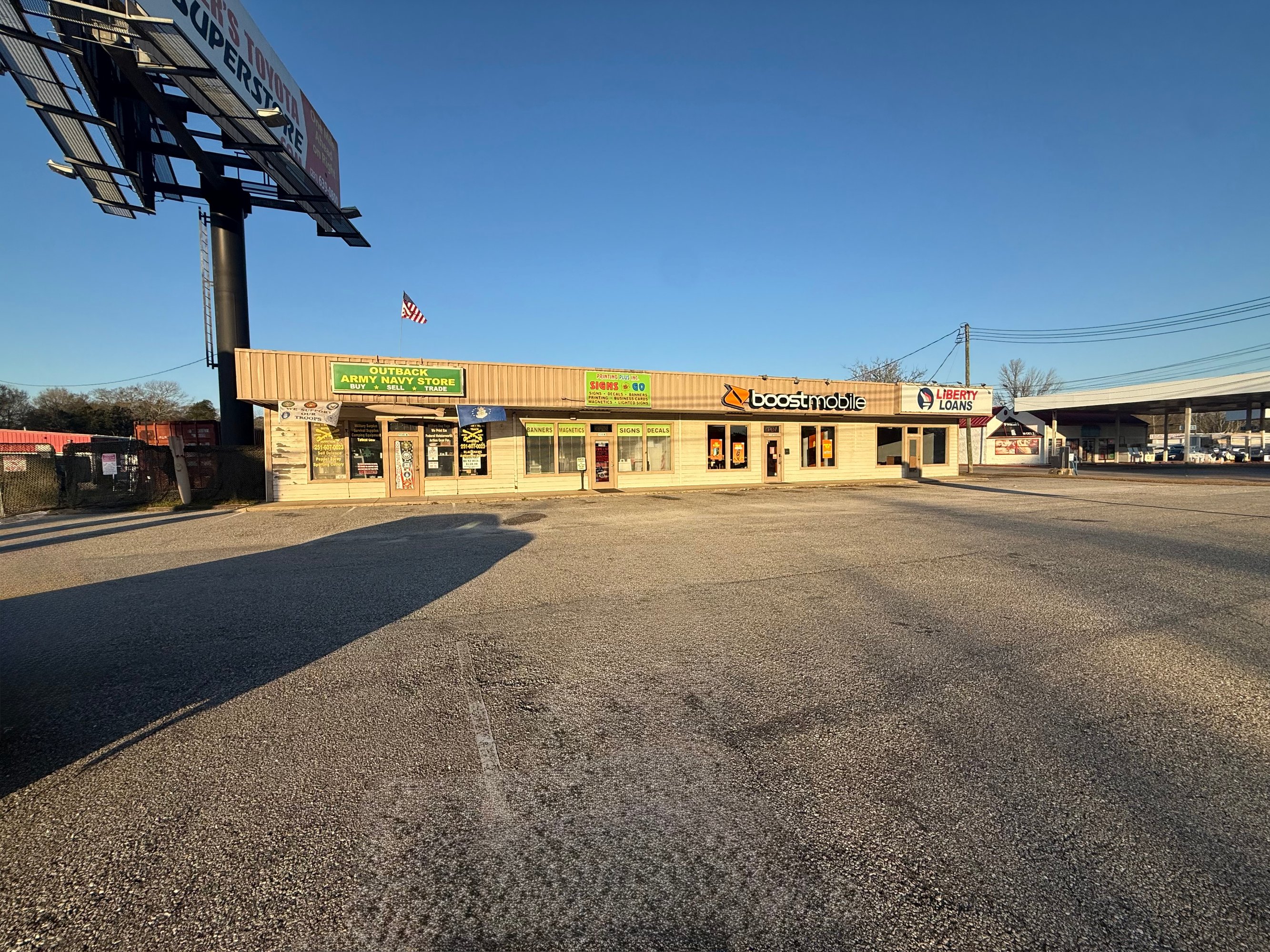 135 Schillinger Rd N, Mobile, AL 36608