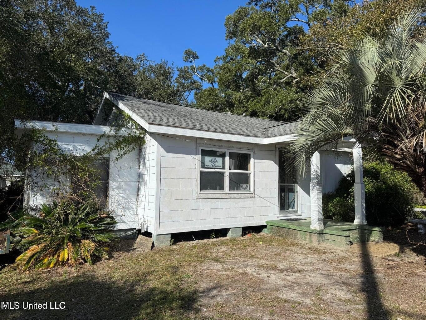 307 Shirley Ct, Biloxi, MS 39531