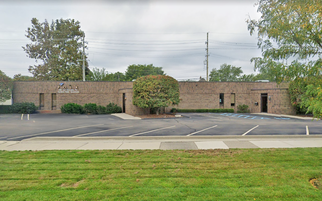 27365 Harper Ave, St Clair Shores, MI 48081