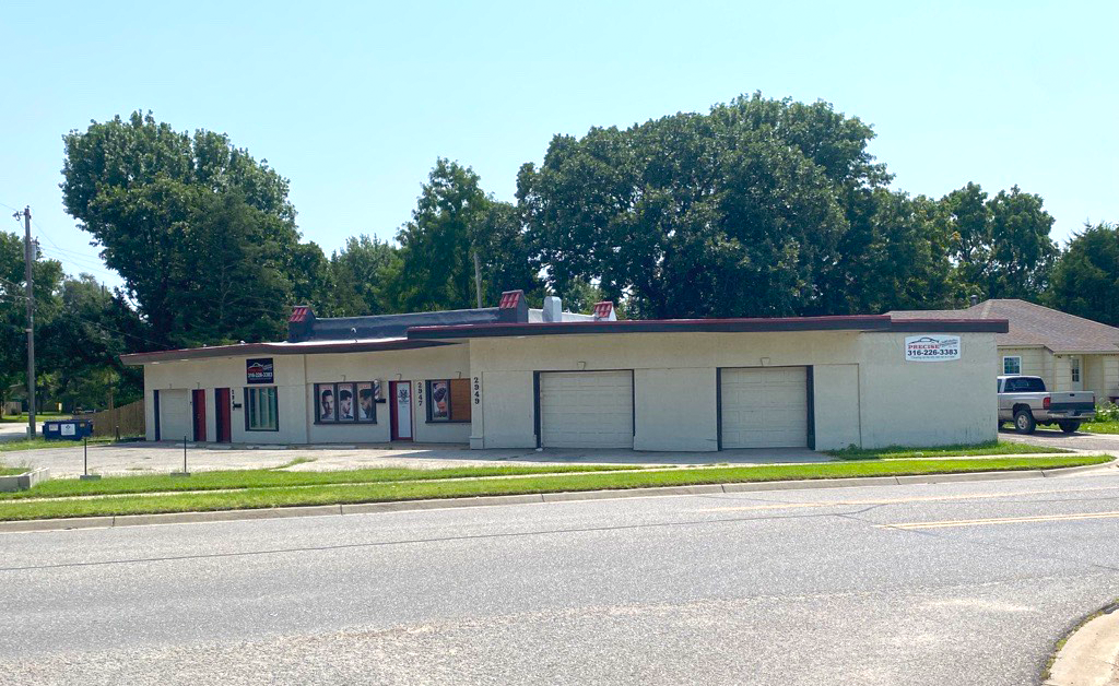 2945 N Porter Ave, Wichita, KS 67204