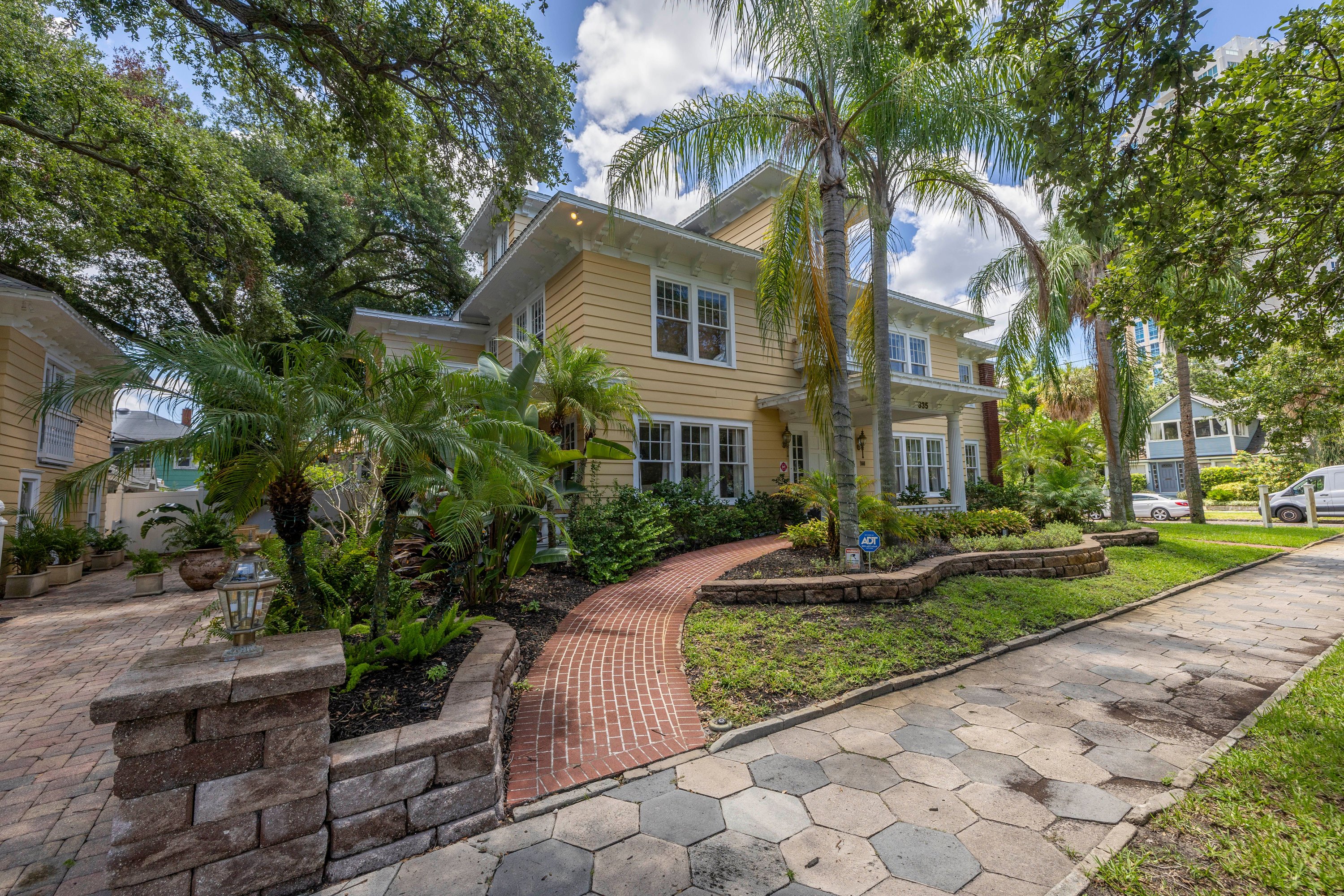 635 Bay St NE, St Petersburg, FL 33701