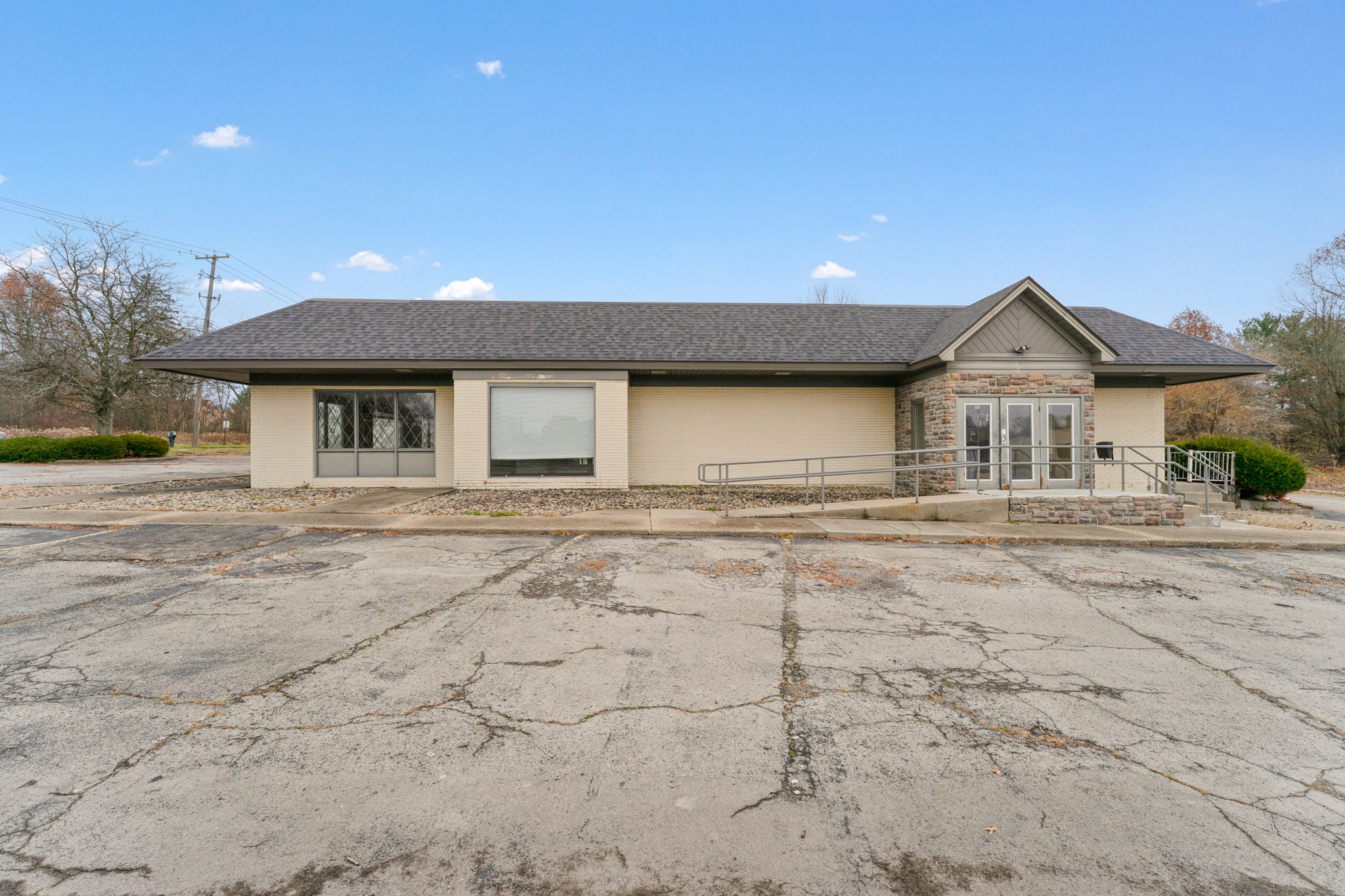 4241 Kirk Rd, Youngstown, OH 44511