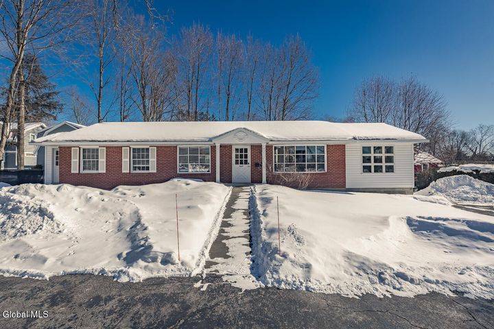 8 Medical Arts Ln, Saratoga Springs, NY 12866