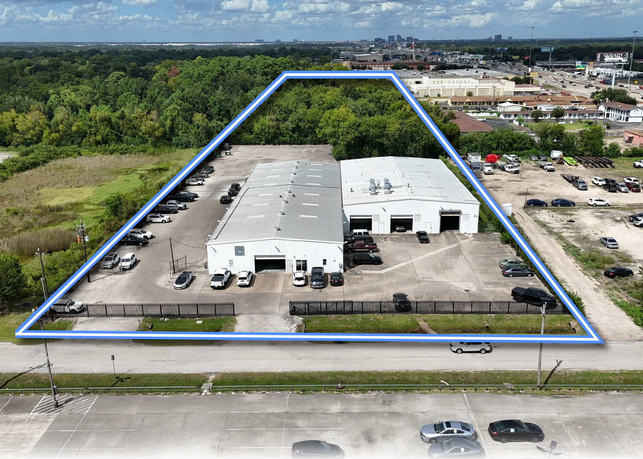 600 Dewalt St, Houston, TX 77037