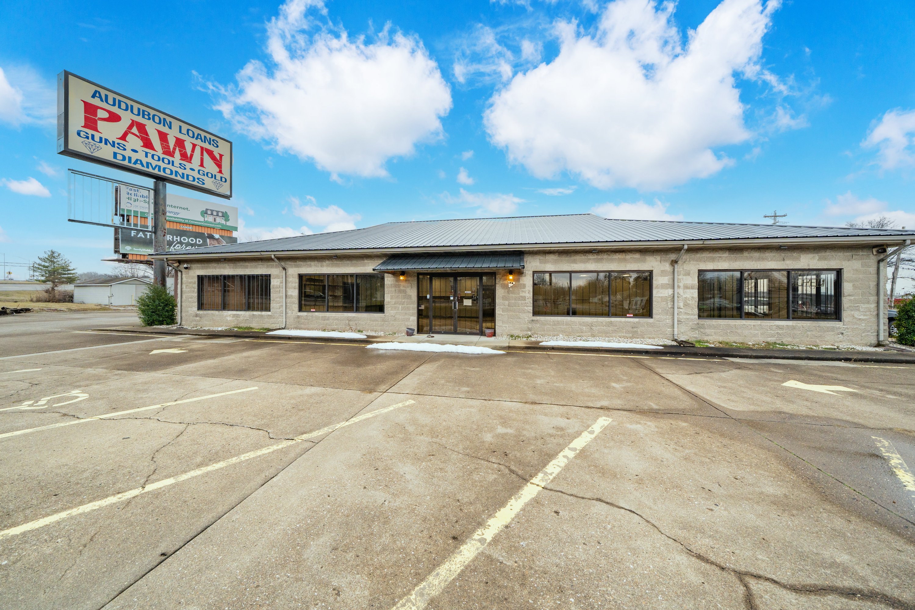 1650 N Green St, Henderson, KY 42420