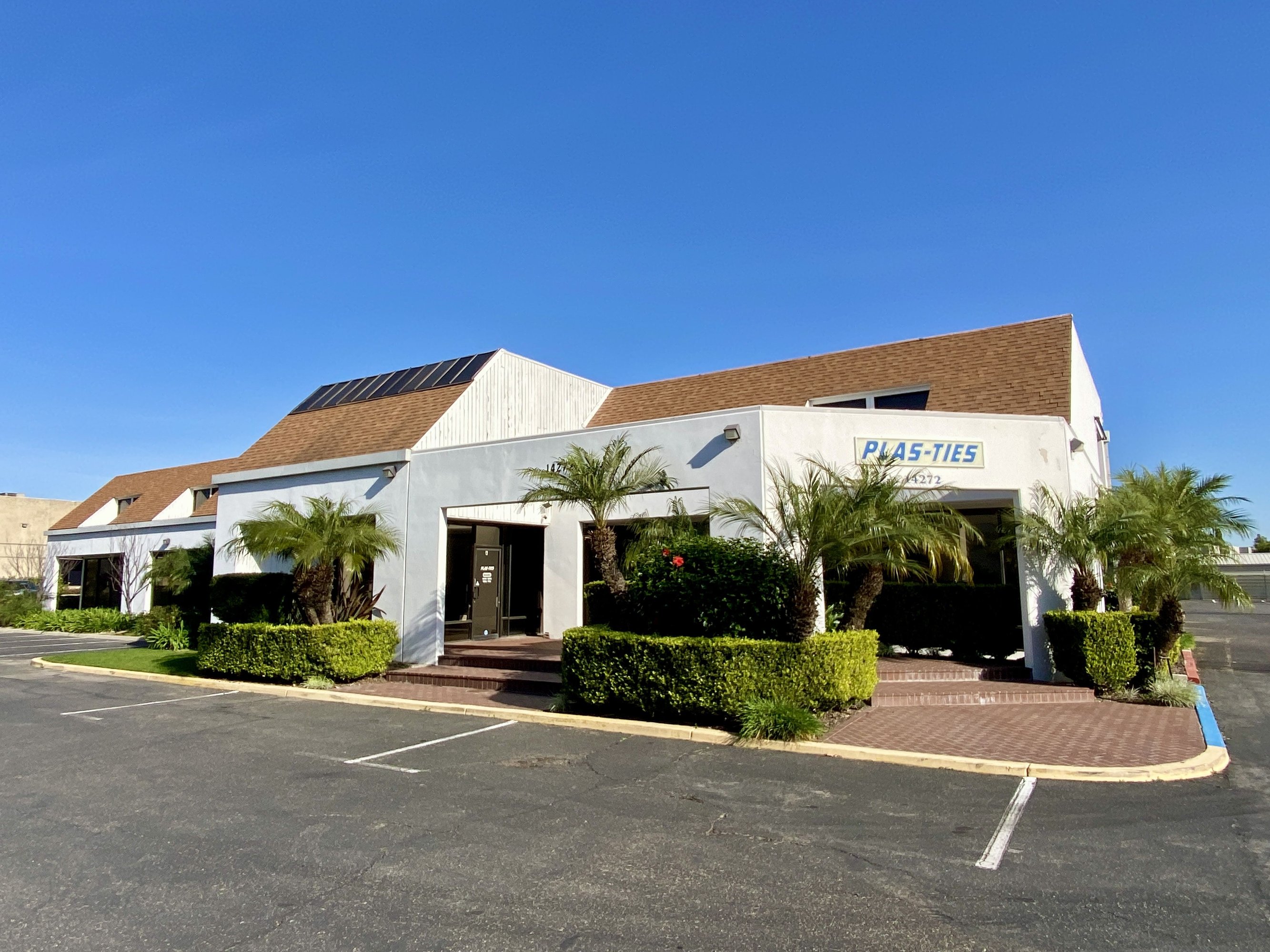 14272 Chambers Rd, Tustin, CA 92780
