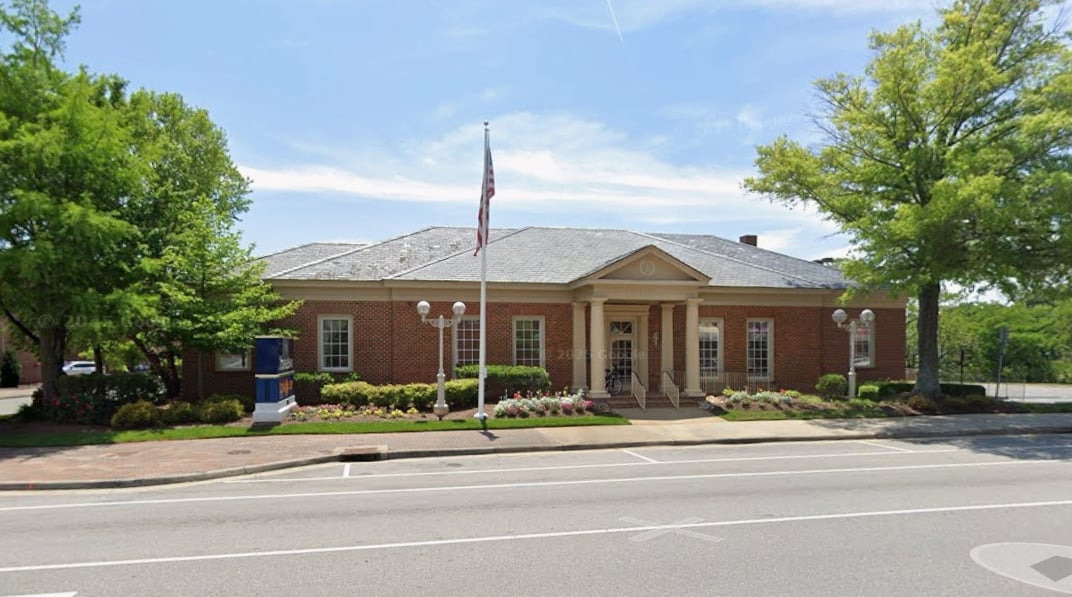 550 Settlers Landing Rd, Hampton, VA 23669