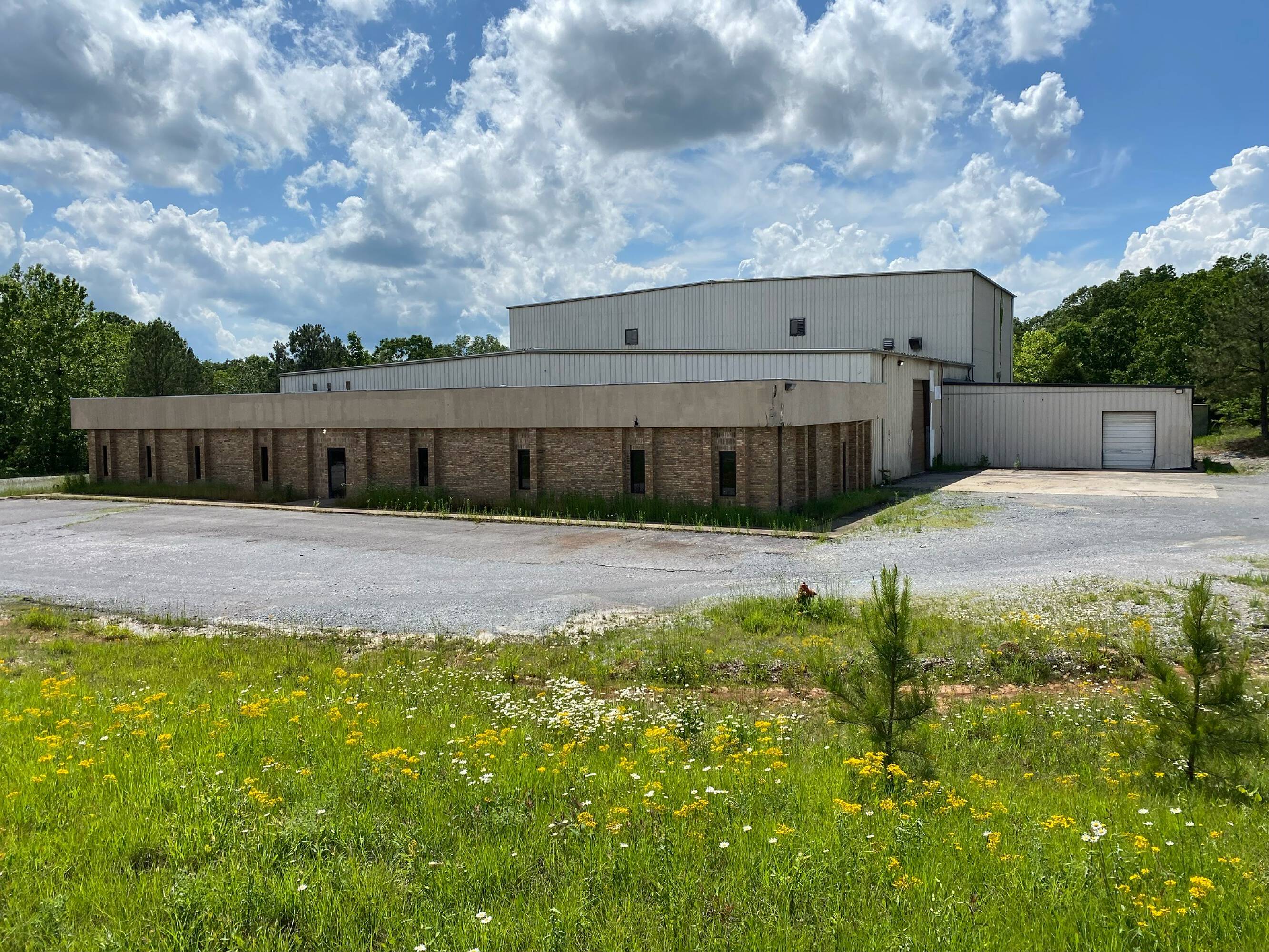 6936 Industrial Rd, Nunnelly, TN 37137