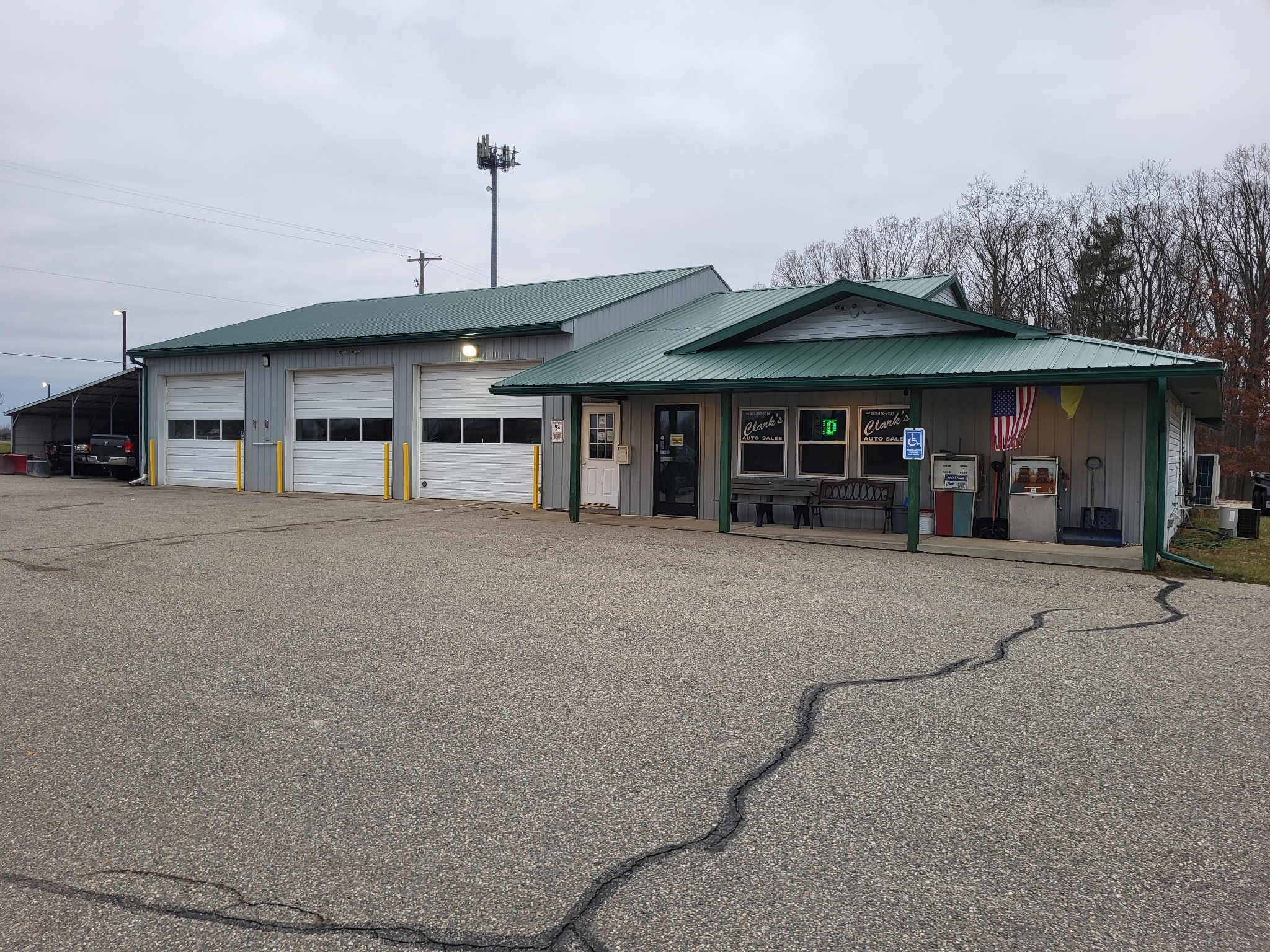 8596 Howard City Edmore Rd, Lakeview, MI 48850