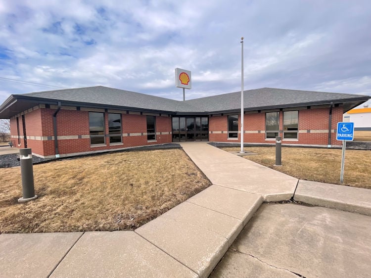 448 Lake Lida Ln, Rochelle, IL 61068