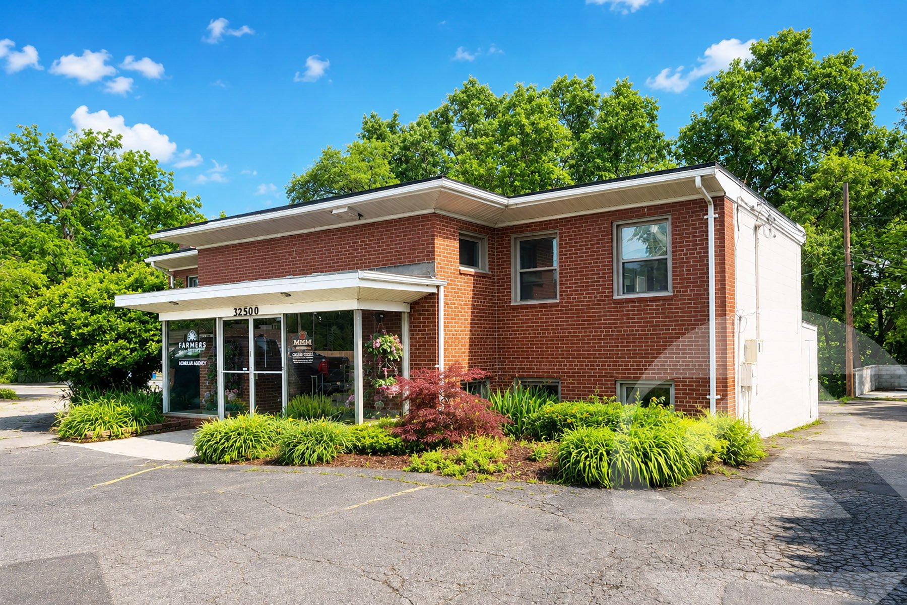 32500 Grand River Ave, Farmington, MI 48336