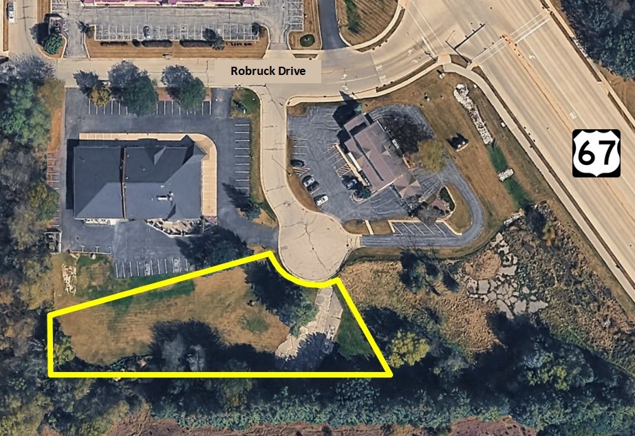 1227 Robruck Dr, Oconomowoc, WI 53066