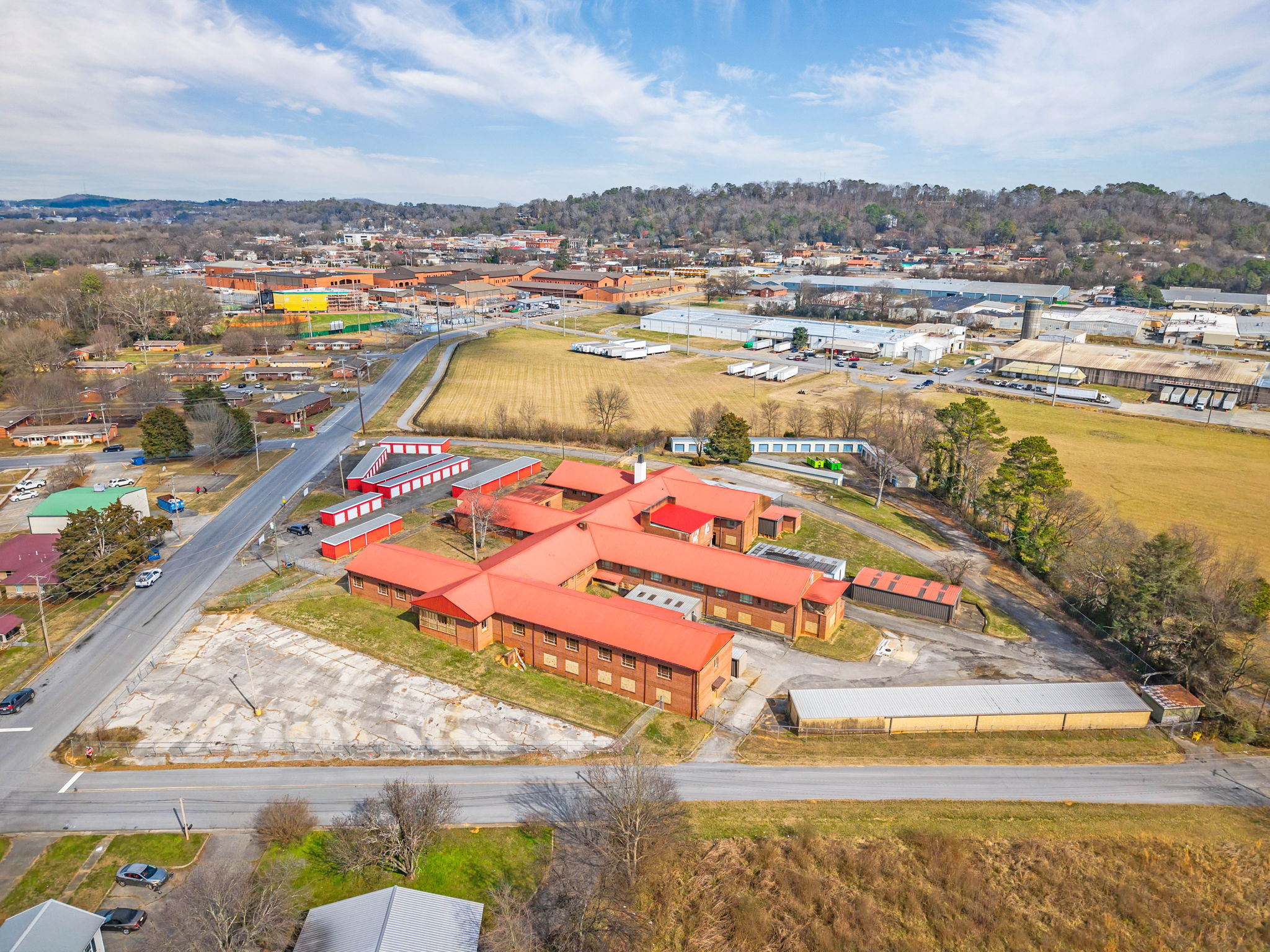 800 Pine St, Calhoun, GA 30701