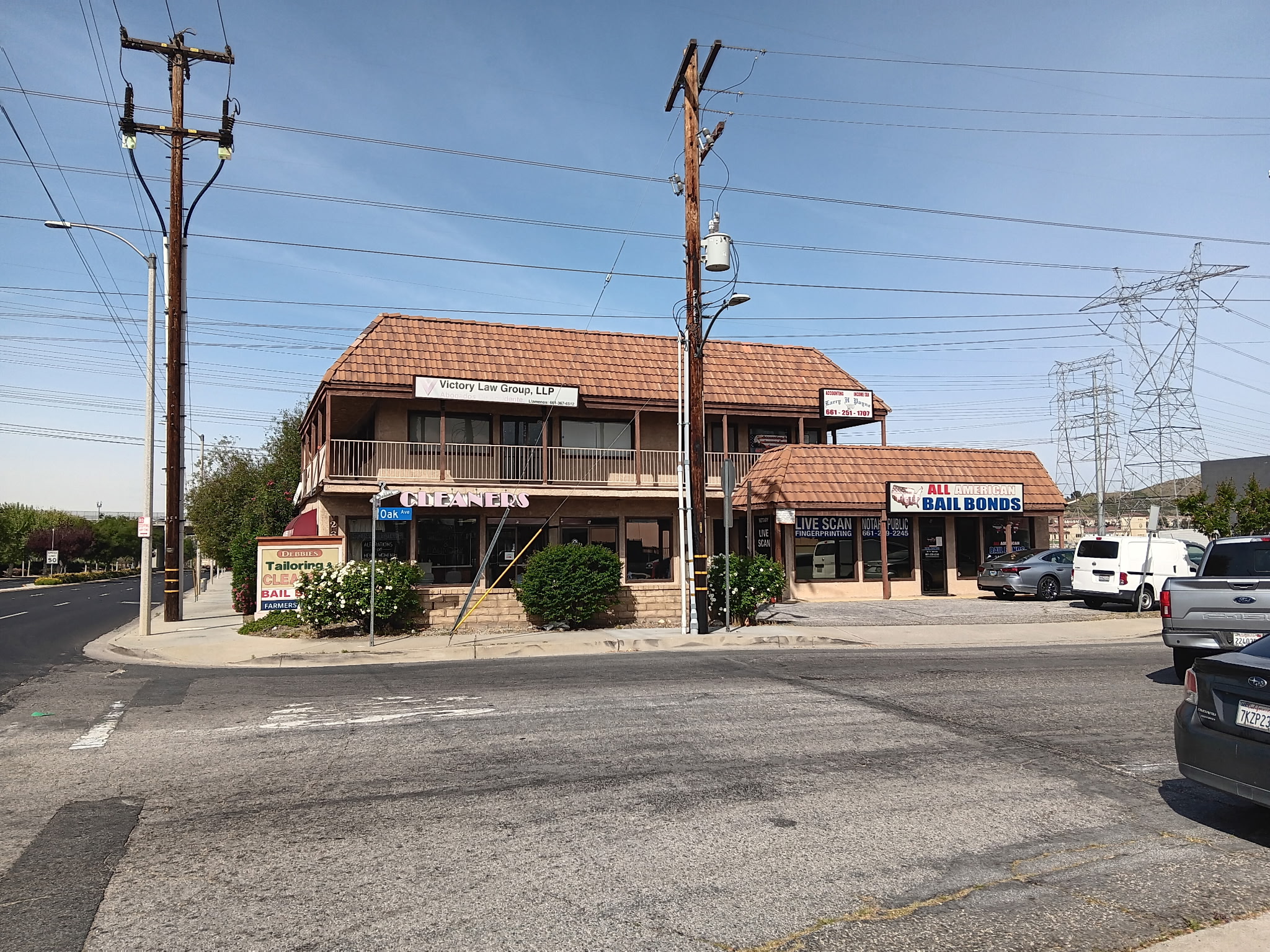 26707 Oak Ave, Canyon Country, CA 91351