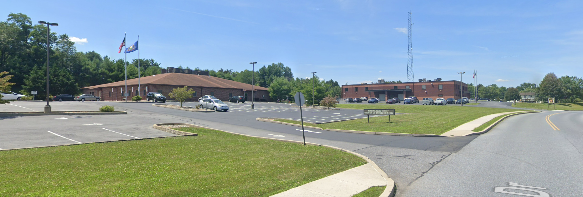 8000 Bretz Dr, Harrisburg, PA 17112