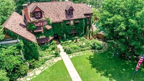 1257 SW Fillmore St, Topeka, KS 66608