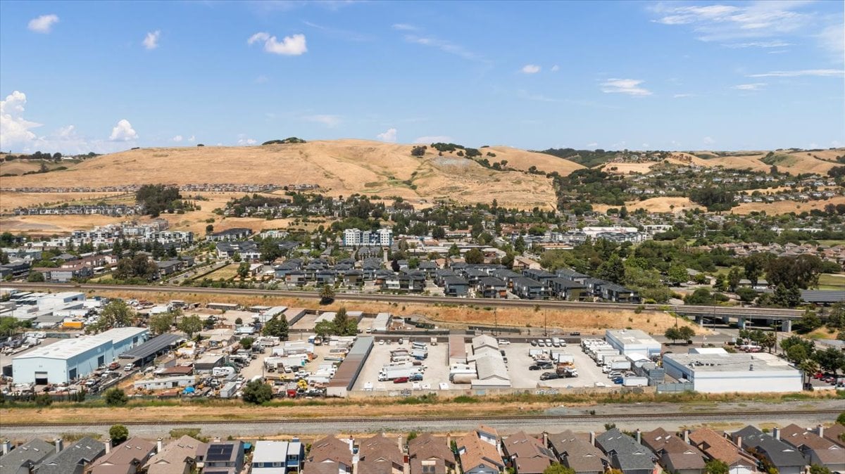 29605 Pacific St, Hayward, CA 94544