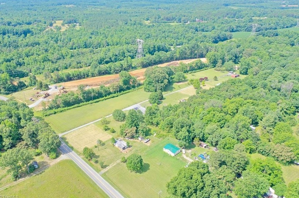 4722 Calhoun Dr, Liberty, NC 27298
