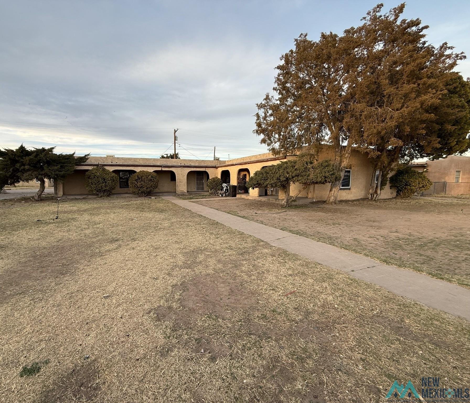 1412 W Yucca Ave, Artesia, NM 88210