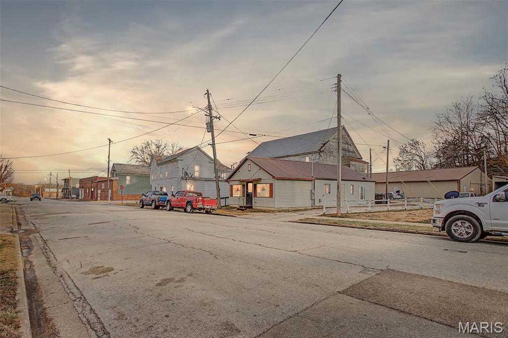 301 West Main St, Hardin, IL 62047