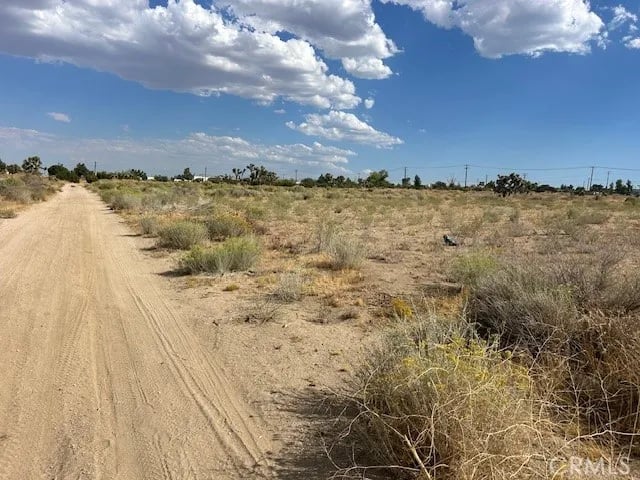 9757 Lebec Rd, Phelan, CA 92371