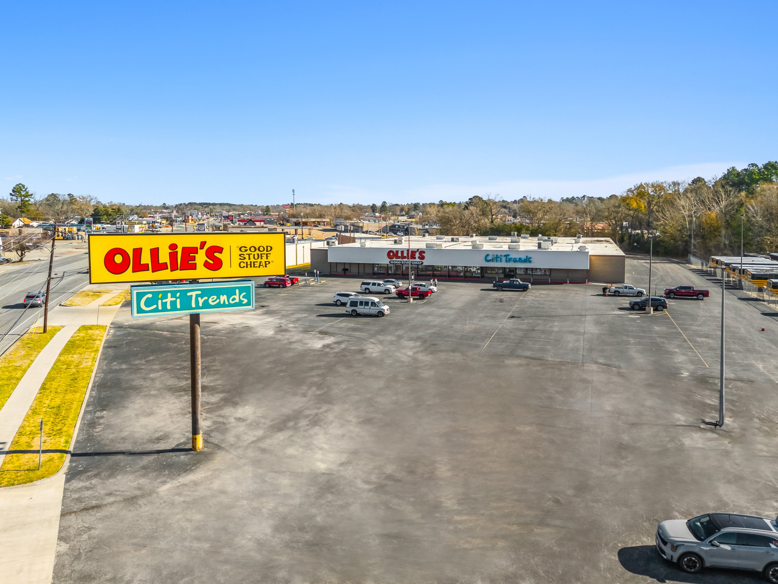 809 South Timberland Dr, Lufkin, TX 75901
