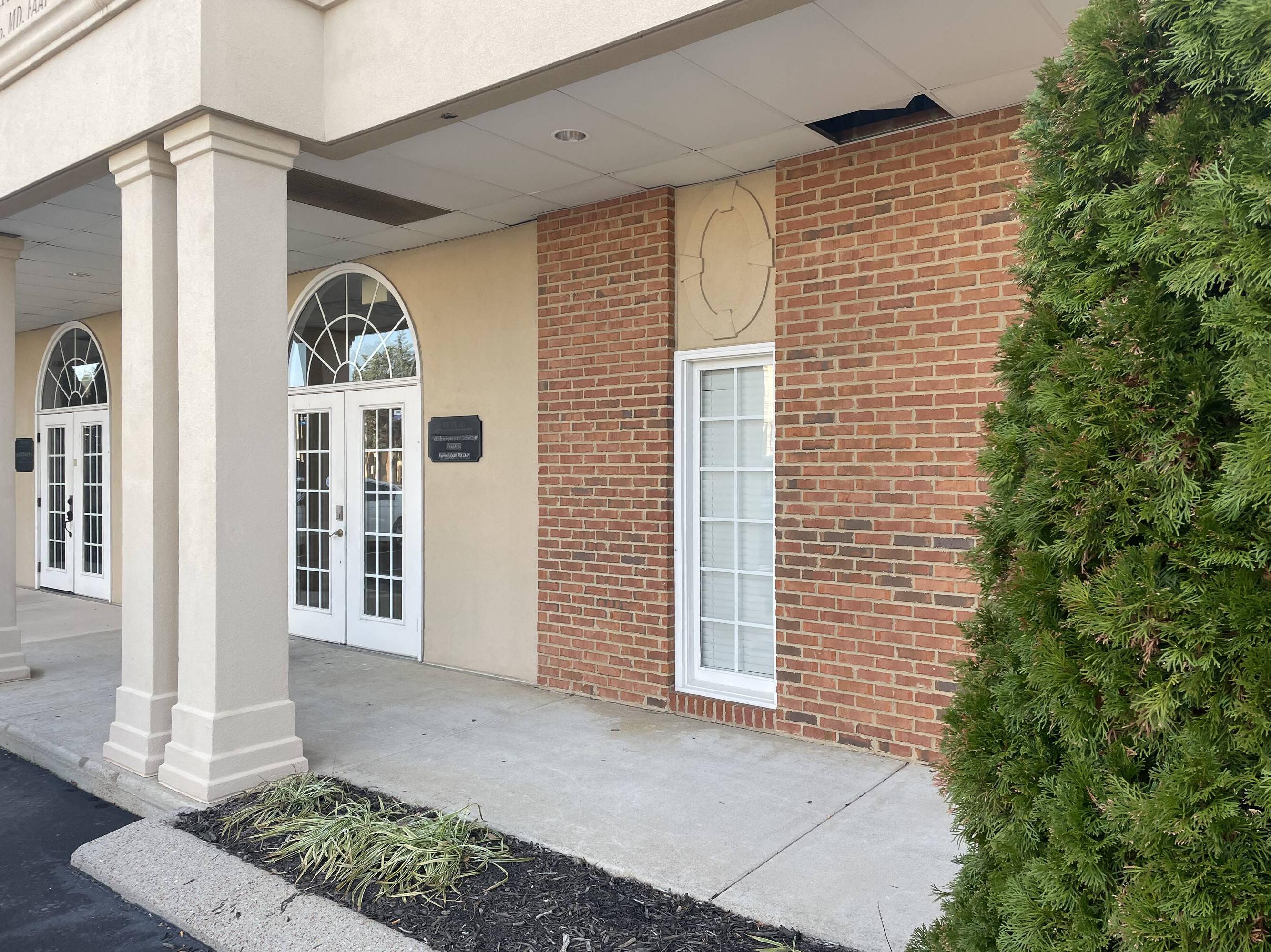 6131 Shallowford Rd, Chattanooga, TN 37421
