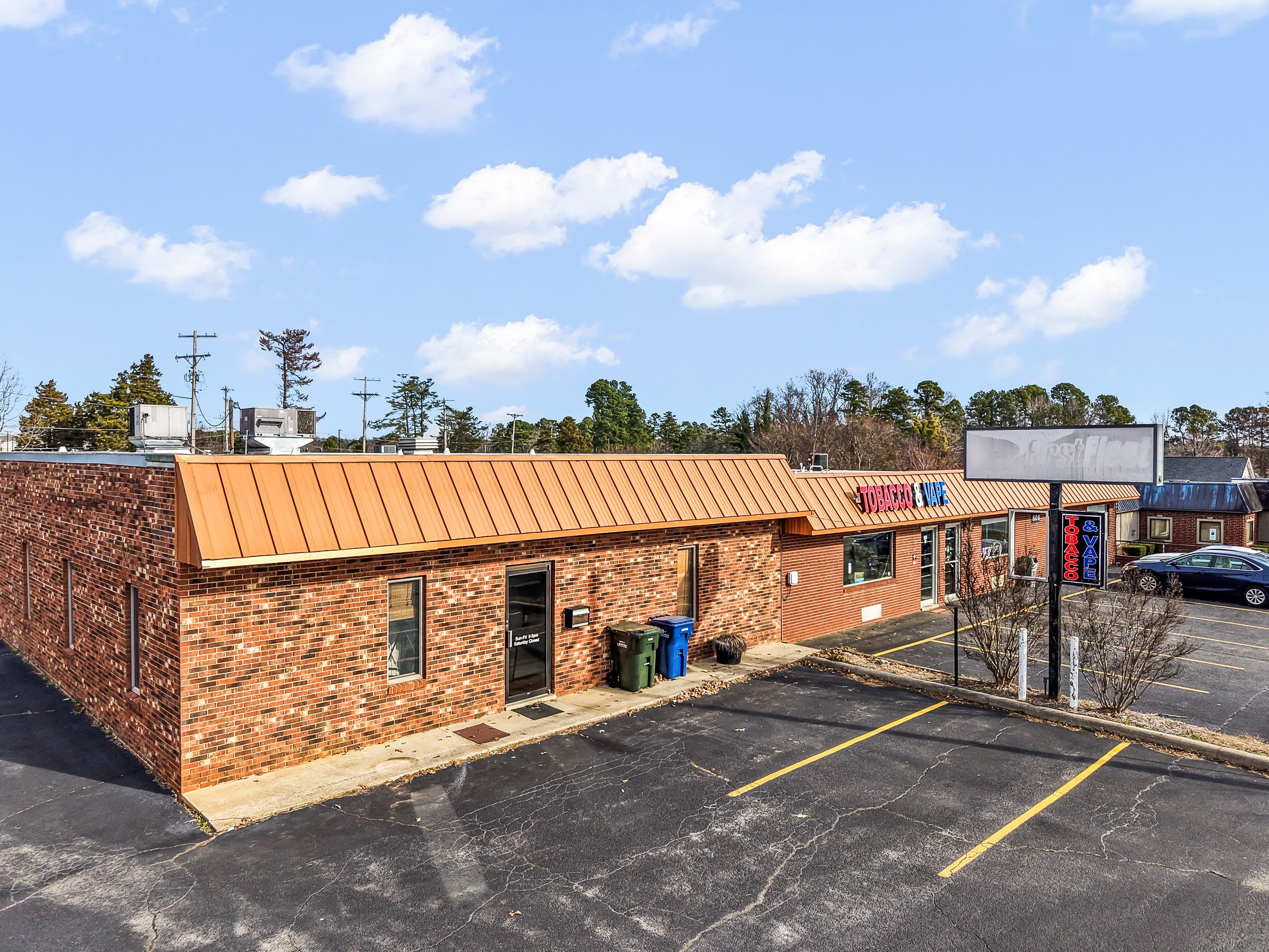810 W Main St, Jamestown, NC 27282