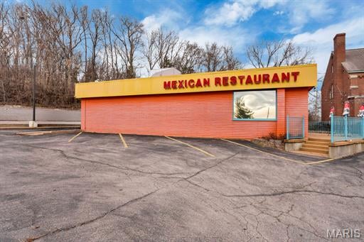 511 Main St, Fenton, MO 63026