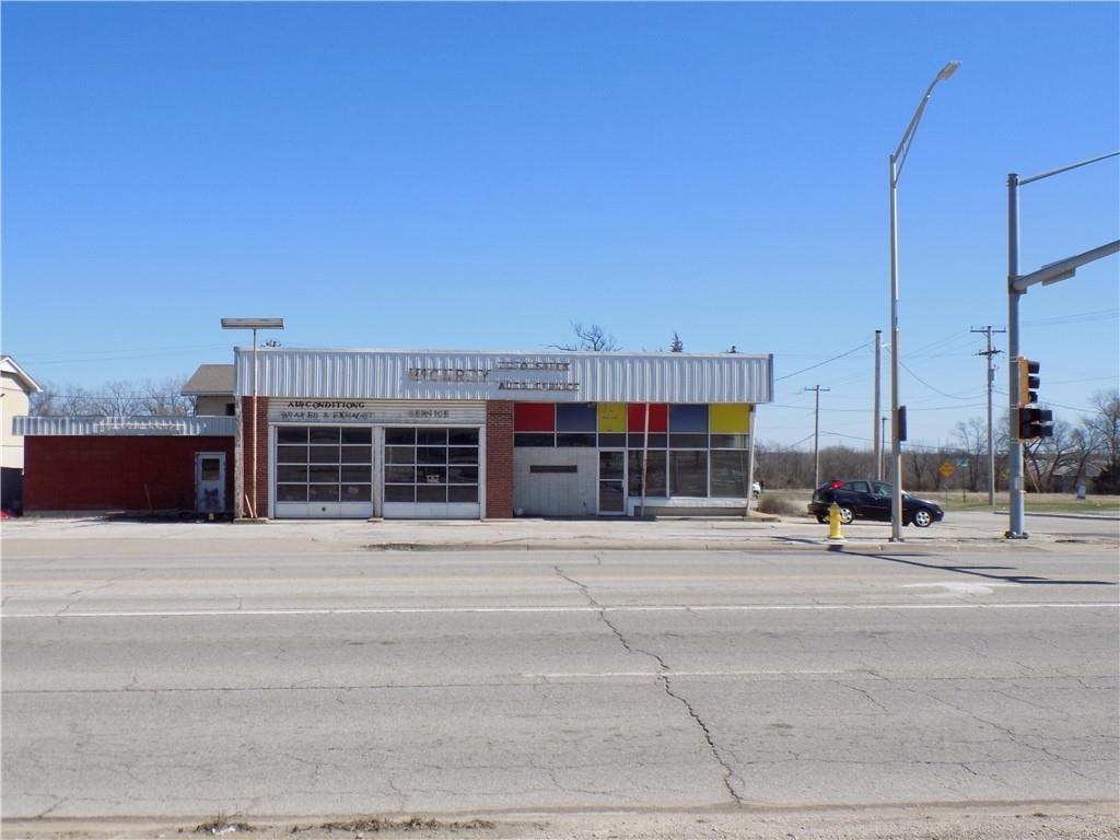 1649 S Main St, Ottawa, KS 66067