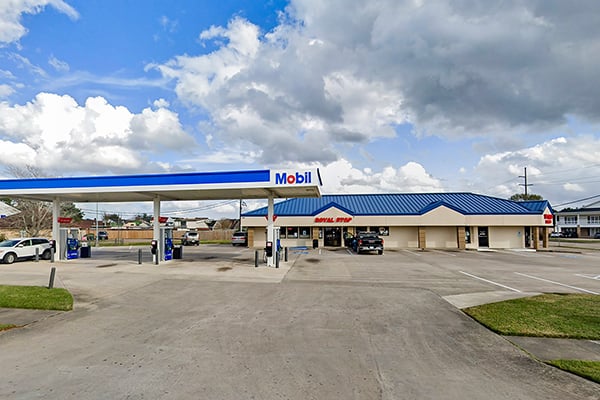 8350 Gladys Ave, Beaumont, TX 77706