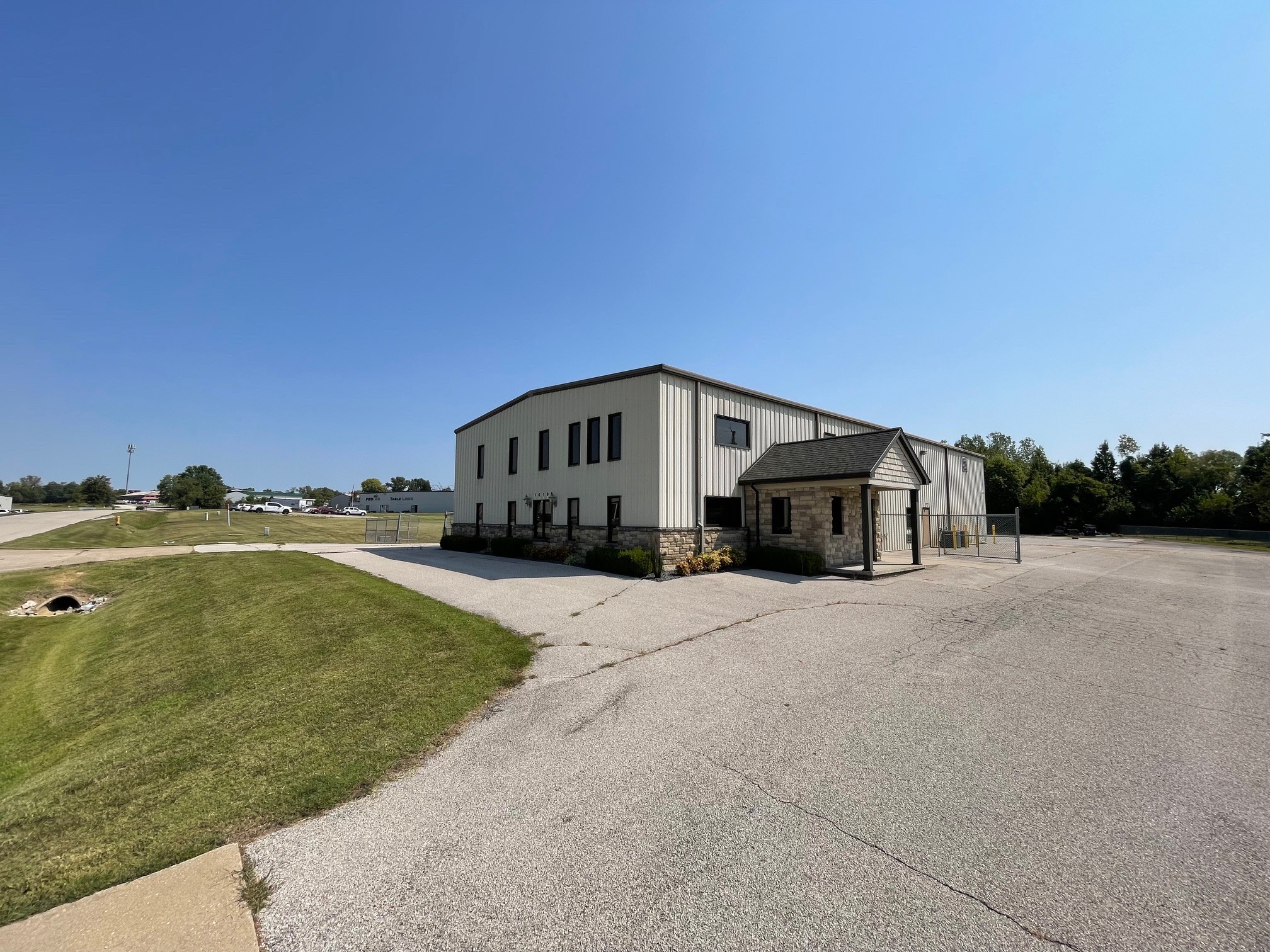 10105 Hedden Rd, Evansville, IN 47725