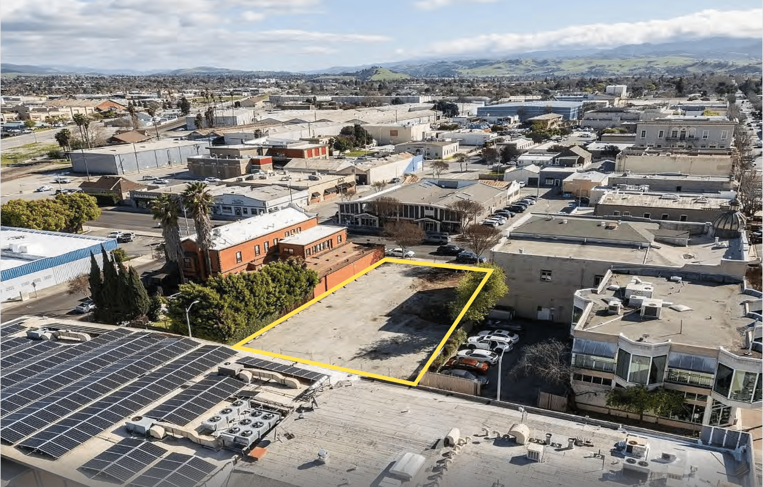 220 4Th St, Hollister, CA 95023