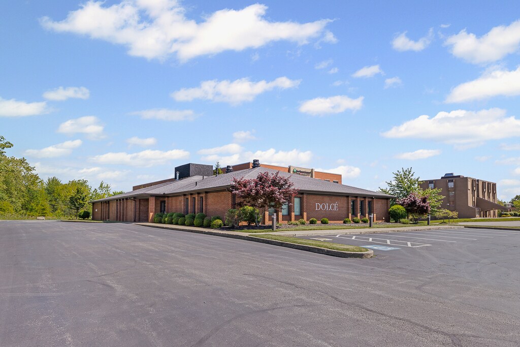 18820 Bagley Rd, Middleburg Heights, OH 44130