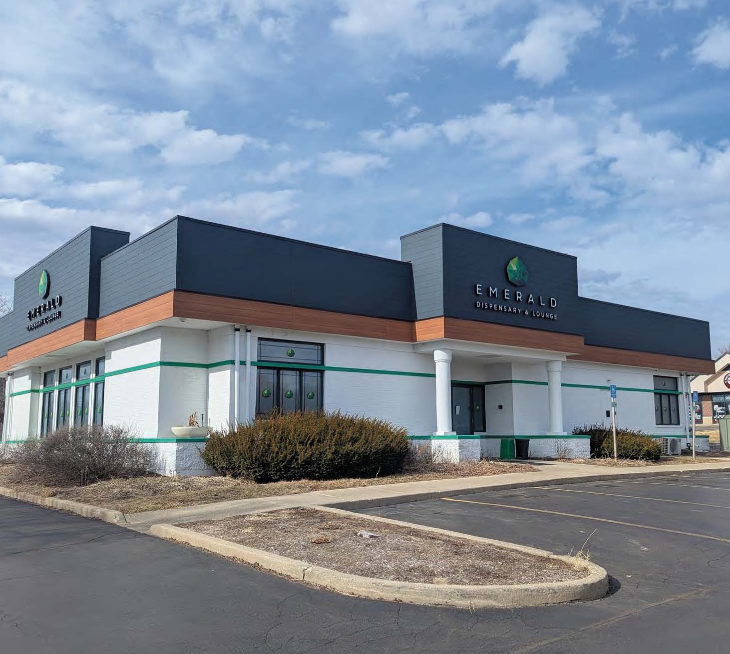 660 E State Rd, Island Lake, IL 60042