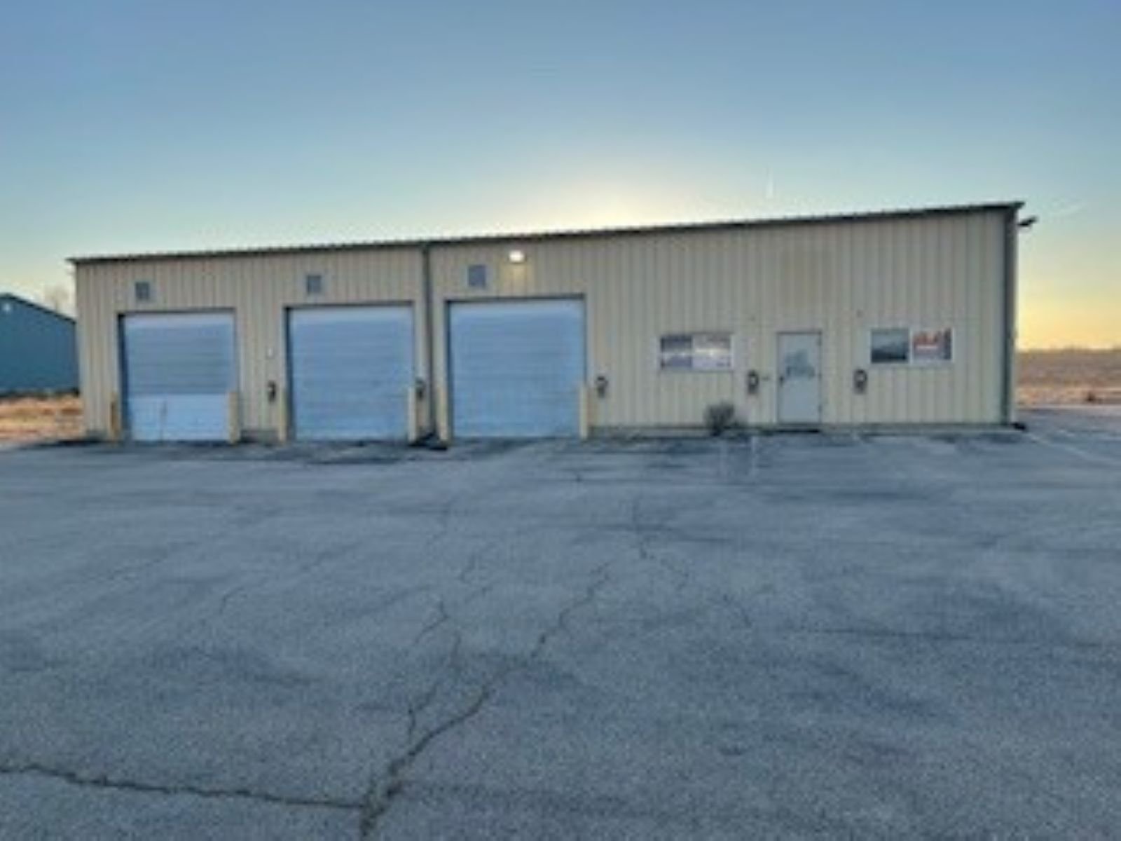1604 Schwan Dr, Mendota, IL 61342