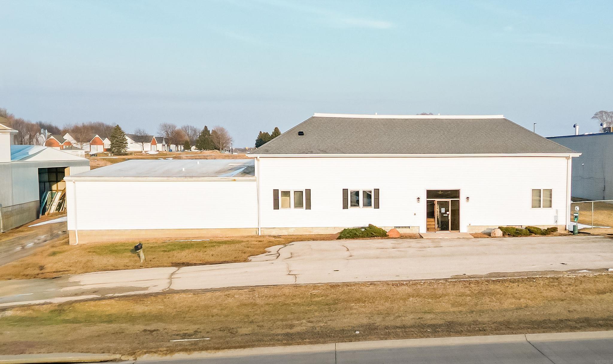 2221 4Th St, Waverly, IA 50677
