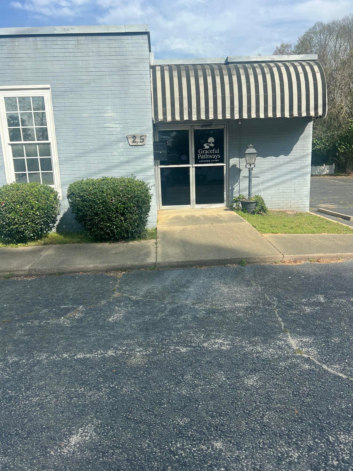 25 N Guignard Dr, Sumter, SC 29150