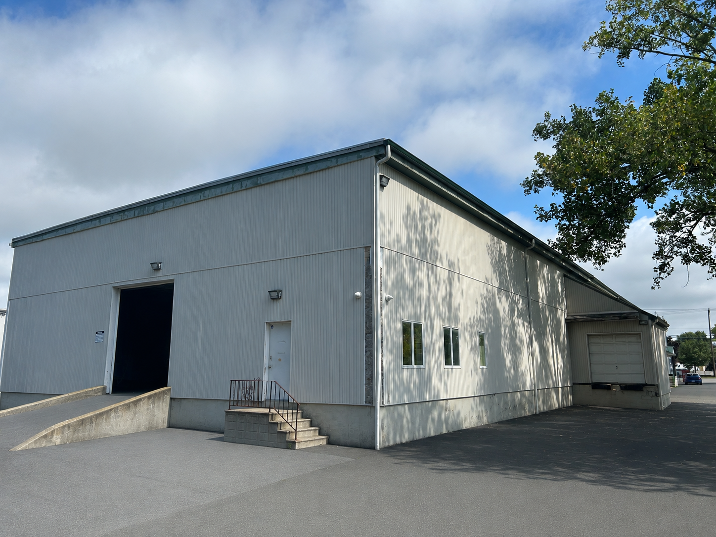 64 Railroad Ave, Albany, NY 12205