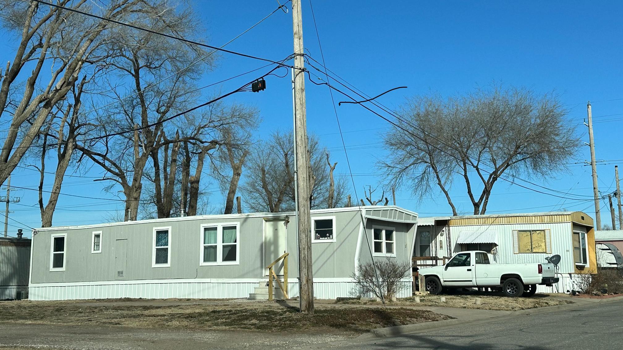 108 E 5Th Ave, South Hutchinson, KS 67505
