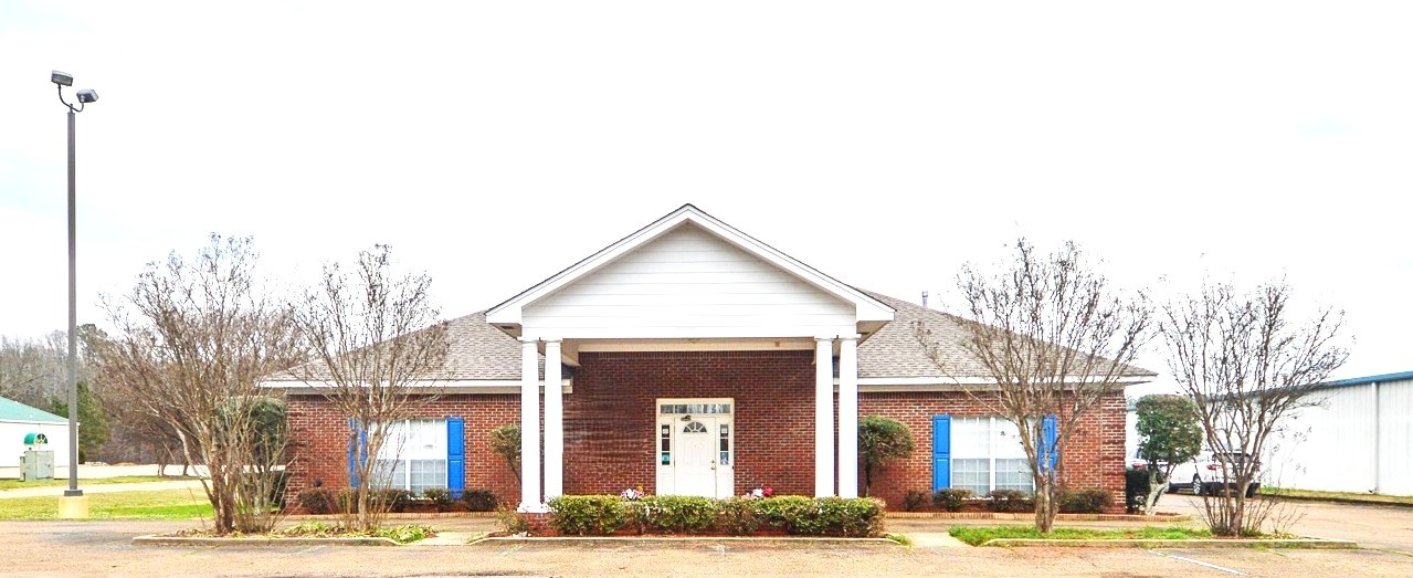 886 Lehmberg Rd, Columbus, MS 39702