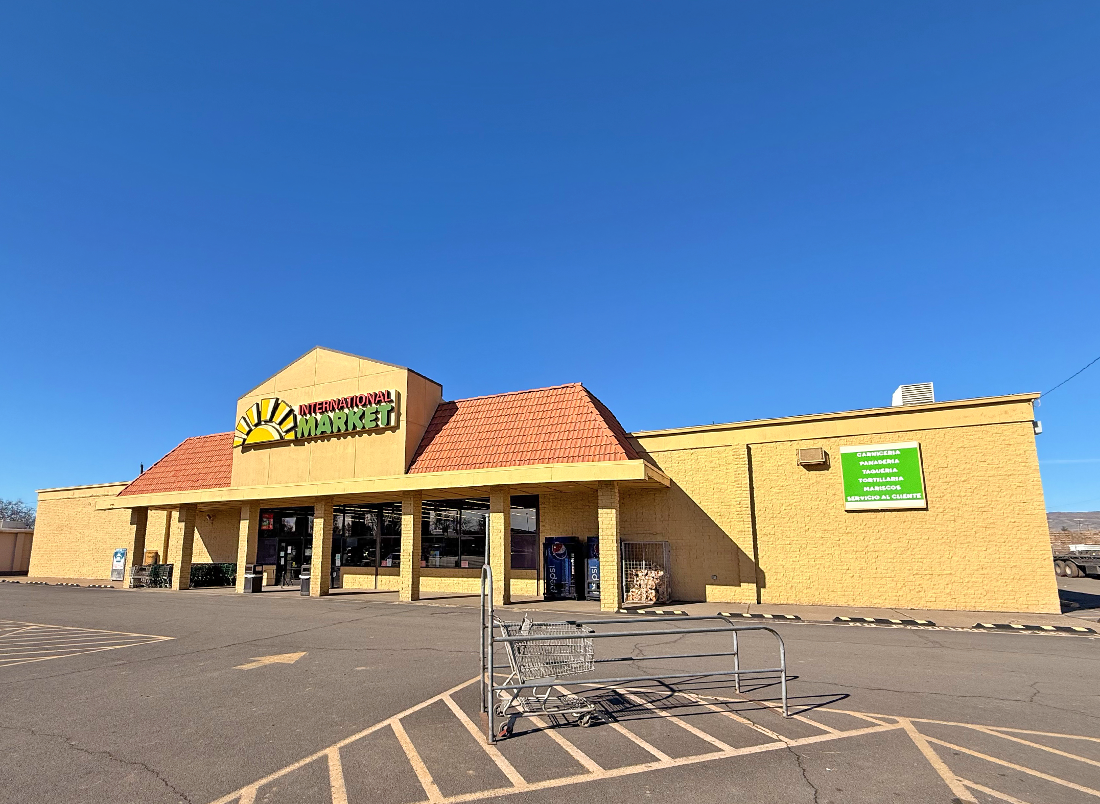 512 W 1St St, Wapato, WA 98951