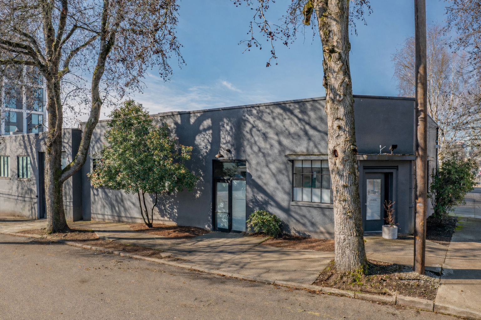 840 SE Washington St, Portland, OR 97214