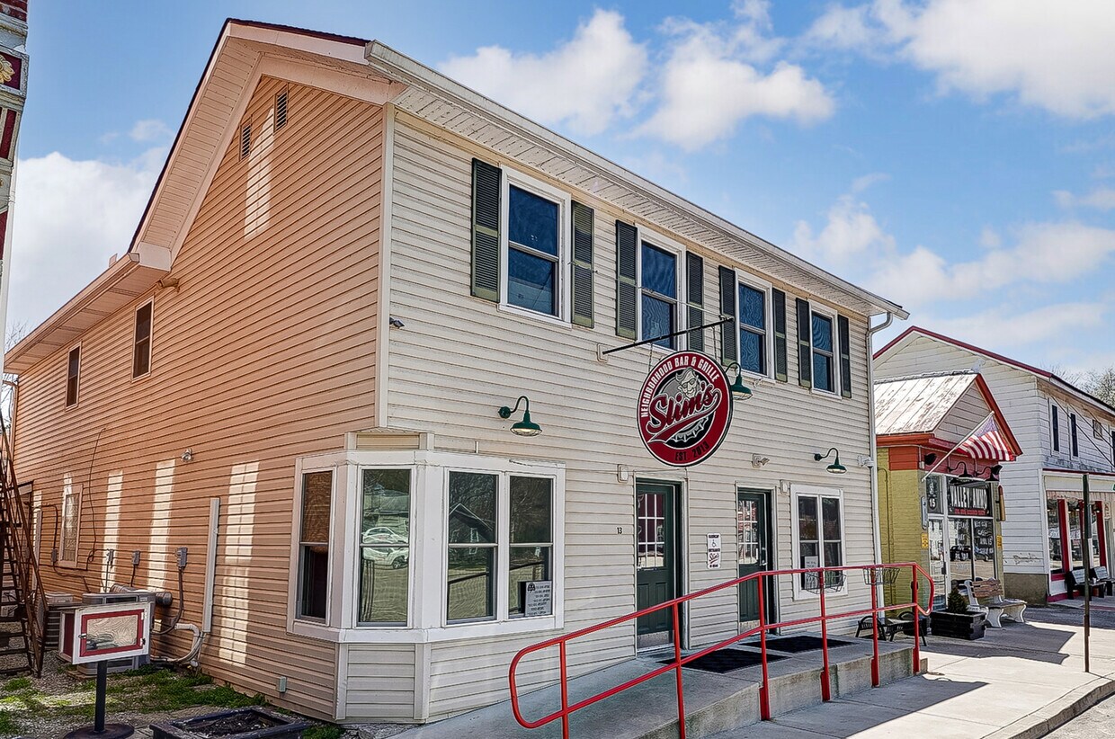 13 W Main St, Spring Valley, OH 45370