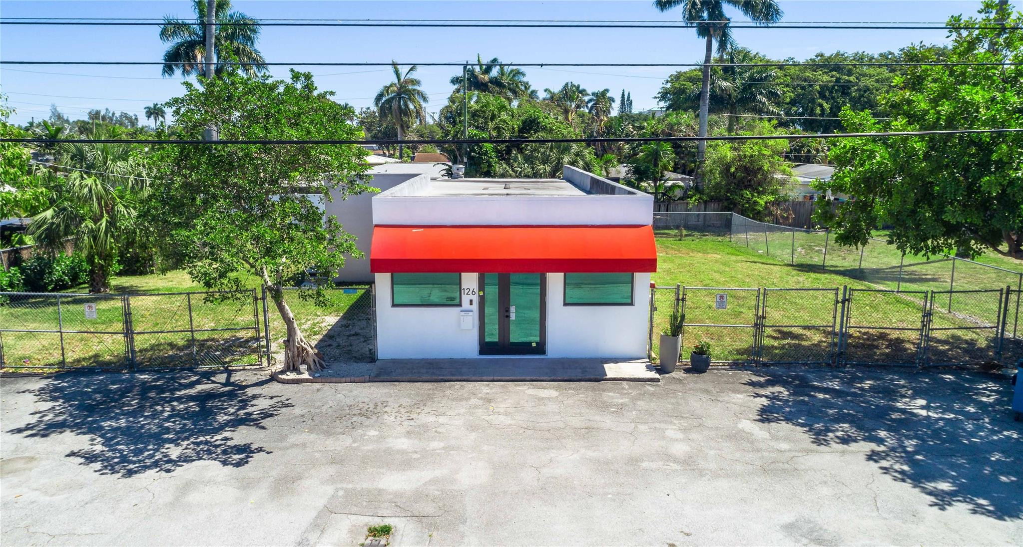 126 NE 1St Ave, Dania Beach, FL 33004