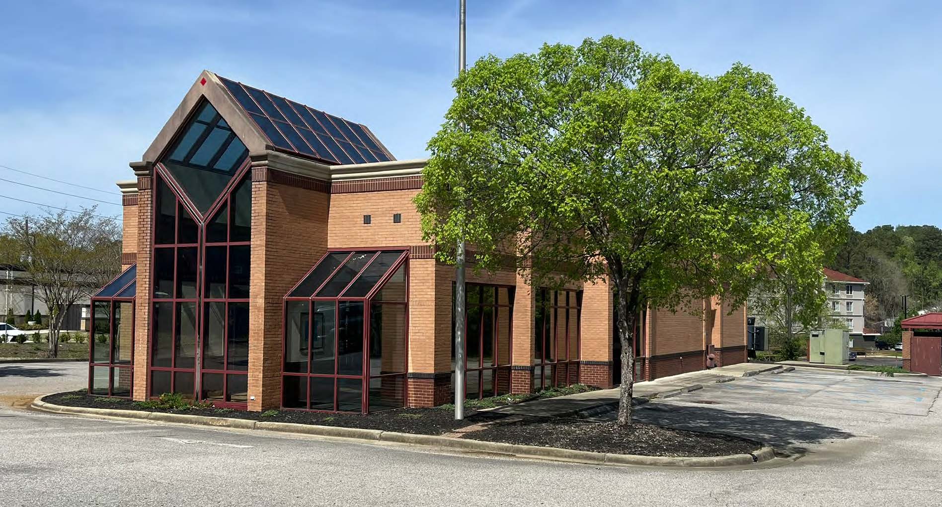 110 Parkway Dr E, Hoover, AL 35244