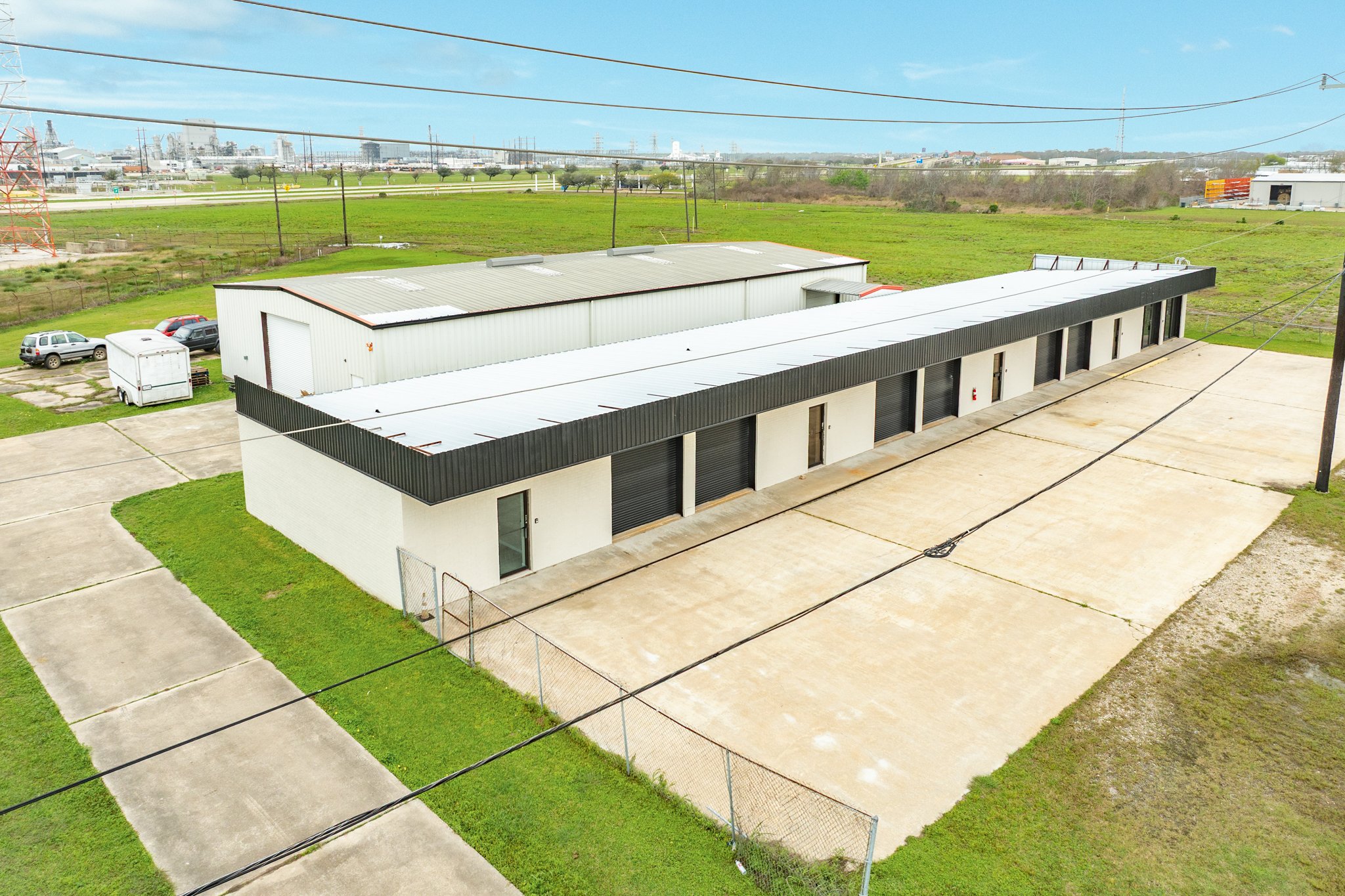 603 Commerce St, Clute, TX 77531